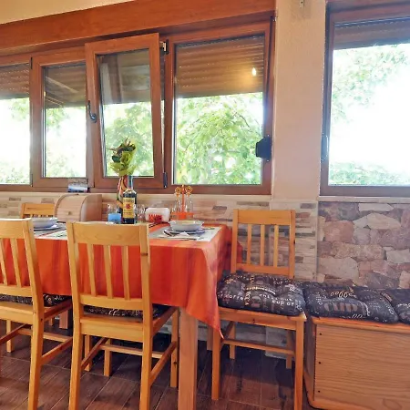 Casa Remiko بيت للعطل Šišan